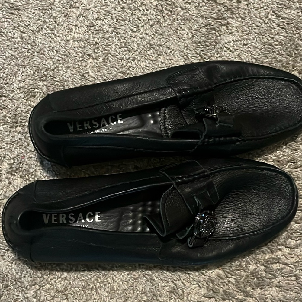 NEW Authentic Versace Greca Medusa Black Pebbled Leather Loafers